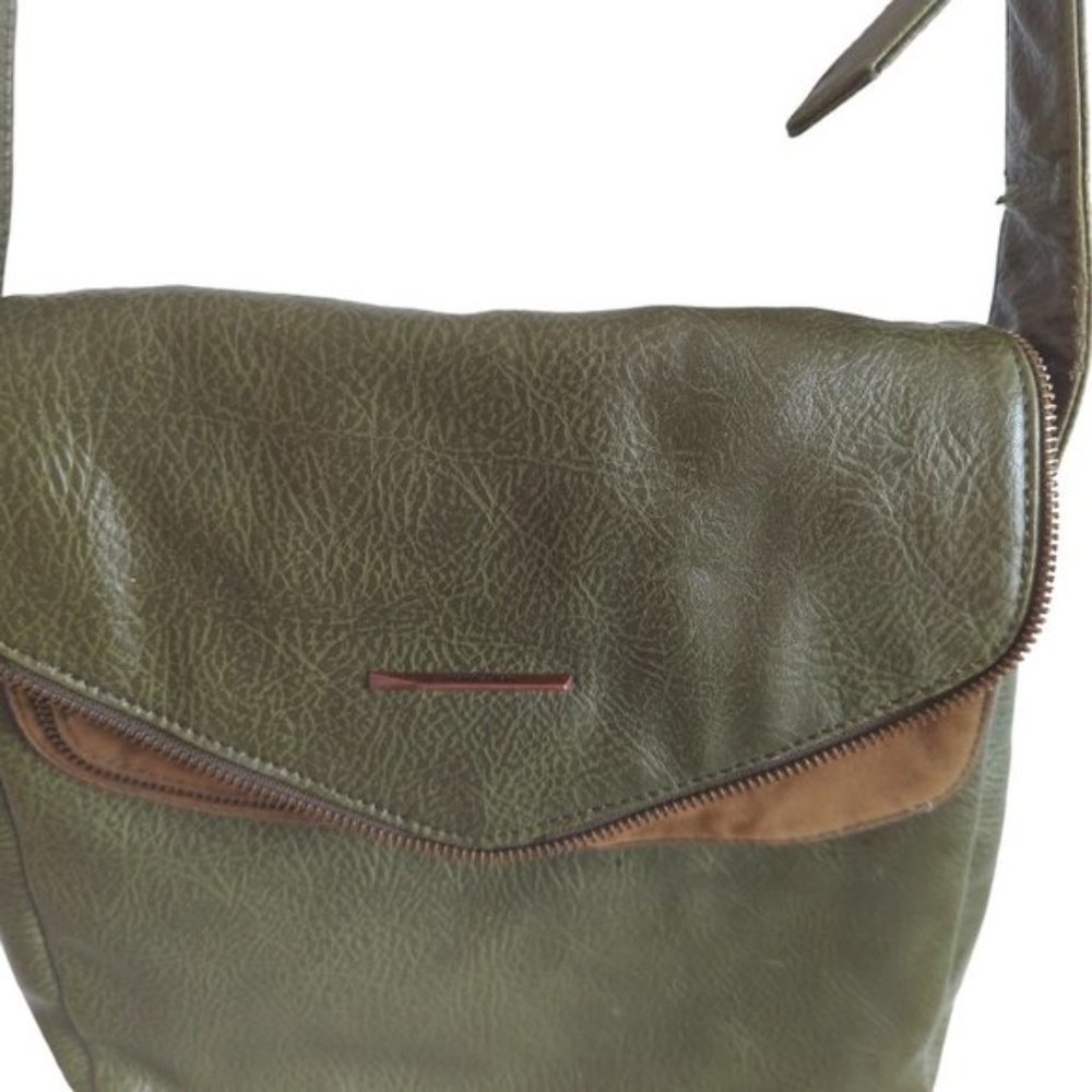 Matt & Nat Vegan Leather Messenger Bag - Picture 6 of 9